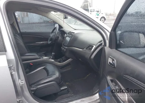 2015 Dodge Journey Crossroad z USA, uszkodzony, nr VIN 3C4PDCGG1FT691798